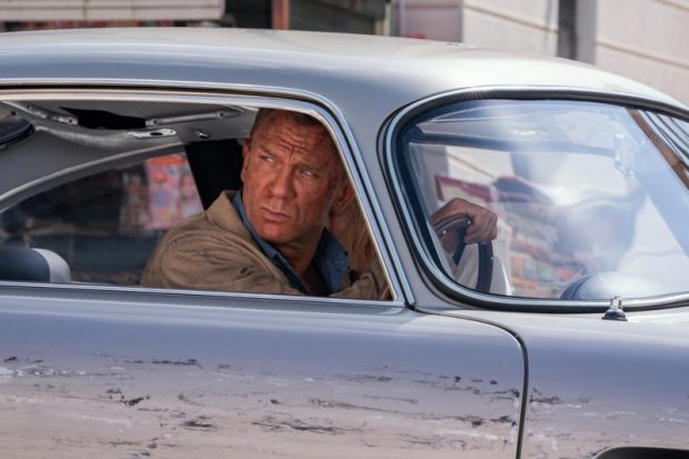Cronică de film. Ultimul James Bond, cu Daniel Craig: Nu e prost, nu e nici extraordinar, dar îl vom ține minte. Iată de ce
