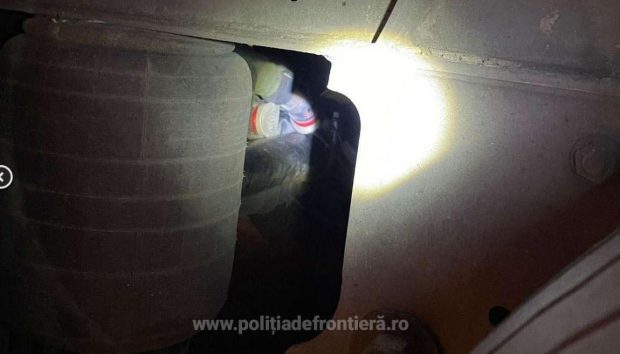 Un tânăr afgan a călătorit ascuns sub un TIR din Turcia până în România. Unde voia să ajungă