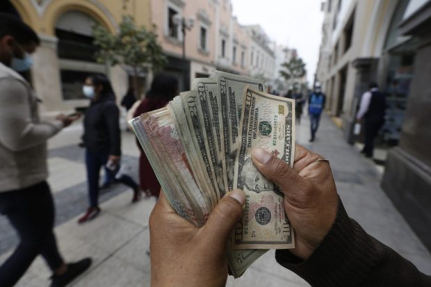O aplicaţie financiară a distribuit din greşeală 90 de milioane de dolari utilizatorilor. „Vă rugăm să îi returnaţi”