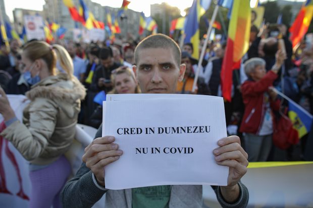 Și la penticostali, curentul antivaccinist este puternic. Conferențiar penticostal, în fața acuzelor credincioșilor săi că e plătit să facă propagandă pentru vaccin