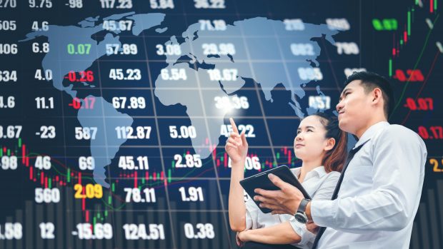 China evită falimentul anului, care ar fi putut declanșa o nouă criză financiară globală. Bursele rămân nervoase