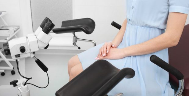 „La noi e o cutumă să nu se facă întreruperi de sarcină”. Cum decid spitalele din România dacă fac sau nu avort la cerere