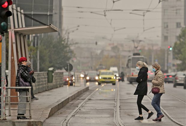 Sondaj despre inconștiența din trafic. Ce reguli încalcă, cel mai frecvent, șoferii și pietonii