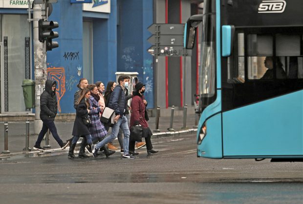 Rata de infectare cu COVID în București, în ușoară scădere, pentru a doua zi la rând