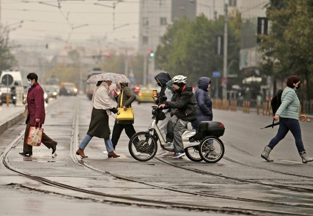 Aproape 2.200 de infectări noi în București. Opt județe au peste 500 de cazuri confirmate în ultimele 24 de ore
