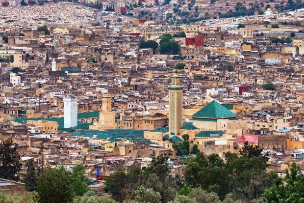 Români izolați în Maroc după anularea tuturor zborurilor din cauza variante Omicron