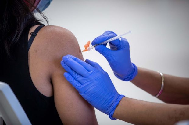 Peste 67.000 de persoane, vaccinate în ultimele 24 de ore. Jumătate dintre ele, imunizate cu prima doză