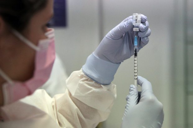 Aproape 1.200 de români s-au vaccinat anti-COVID cu prima doză, în ultimele 24 de ore