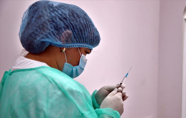 Letonia declară stare de urgență sanitară. Angajaţii din sectorul public au termen până la jumătatea lunii să se vaccineze anti-COVID