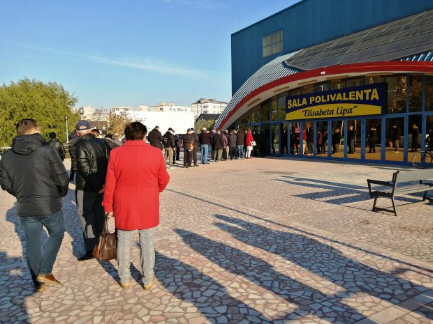 Maratonul de vaccinare de la Botoșani, anulat. Preoții n-au permis instalarea cortului în curtea bisericii