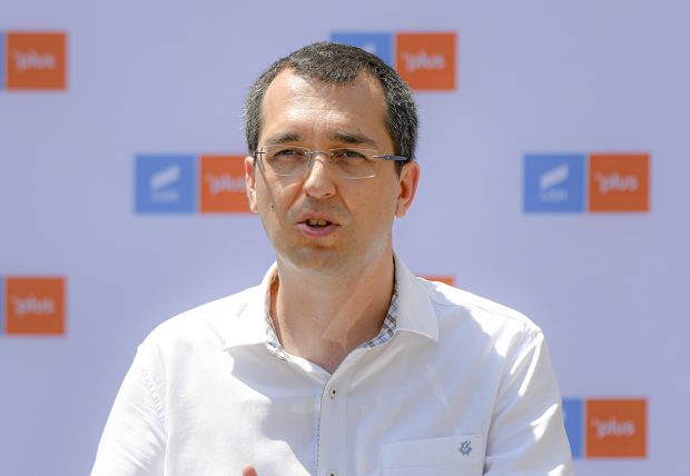 Vlad Voiculescu, acuzat că a preluat fără citare o dezvăluire despre Florin Cîțu: „Ce o fi atât de ruşinos să citezi o sursă?”