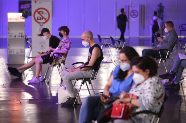 De ce au unele țări bine vaccinate o mortalitate încă ridicată. Explicațiile mai puțin cunoscute ale experților