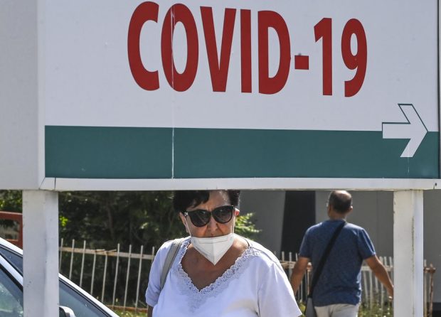 Studiu pe 32 de milioane de adulți: Riscul de afecțiuni neurologice, mai mare în cazul infectării Covid, decât după vaccinare