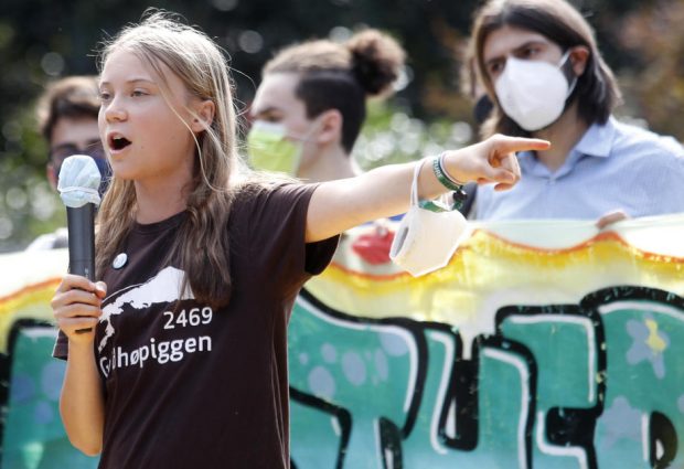Moment viral cu Greta Thunberg. Activista de mediu a urcat pe scenă și le-a cântat fanilor o piesă celebră