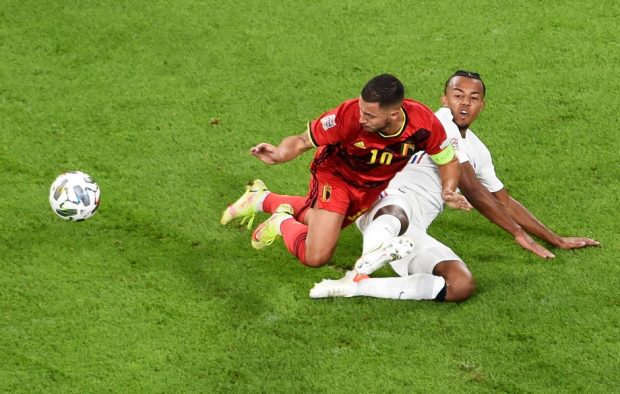 Un suporter a fost jefuit pe stadion de tricoul primit de la fotbalistul francez Jules Kounde