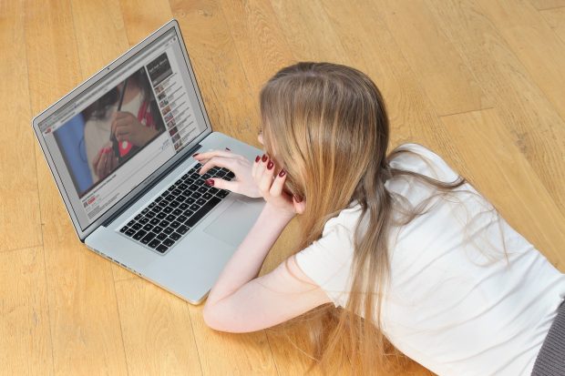 CNA va supraveghea YouTube și alte platforme video similare. Ce înseamnă asta pentru public și creatorii de conținut