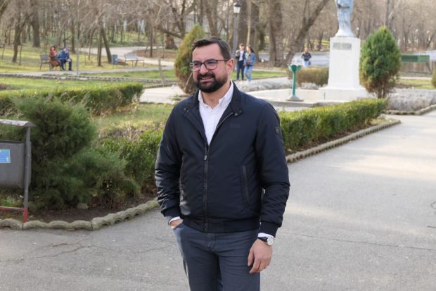 Cine este Adrian Chesnoiu, viitorul ministru al agriculturii: Fostul poliţist nu deţine o locuinţă, iar în conturi are în jur de 30.000 de lei