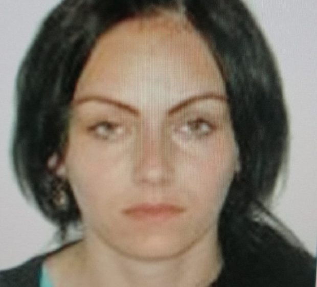 O femeie din Neamț este căutată după ce a fugit de sub escorta poliției, în timp ce era dusă în arest, în Bacău