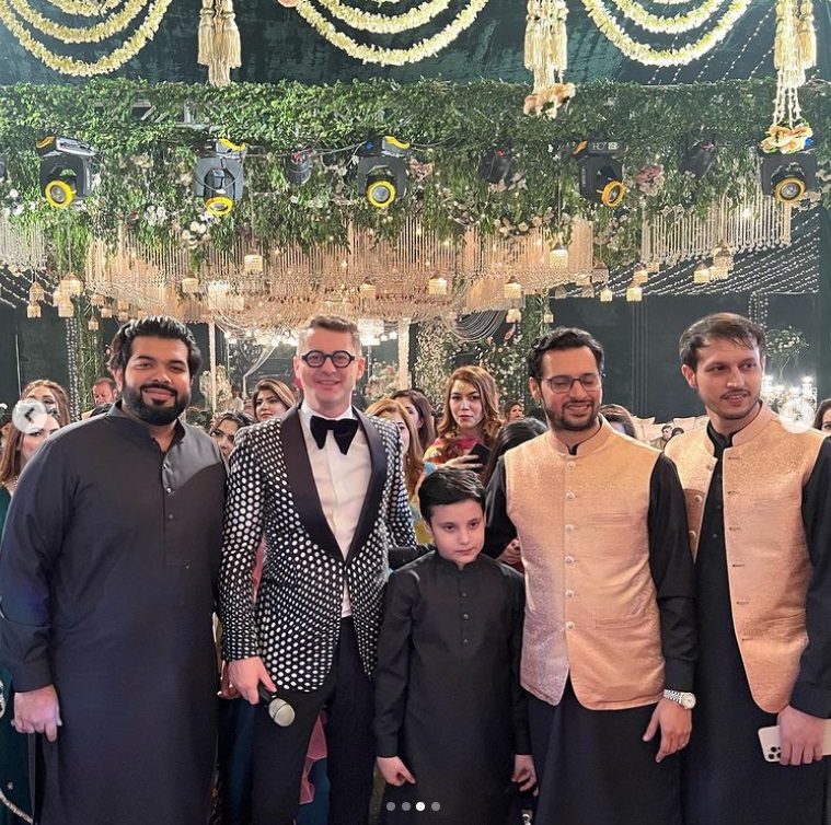 Câți bani primește Adrian Sînă pentru a susține evenimentele din India: Detalii despre onorariu și extravaganta nunților de trei zile 13 adrian sina nunta in pakistan 3