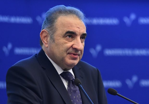 Modelul de dezvoltare bazat pe capitalul străin și-a atins limitele, spune unul dintre liderii BNR în noua sa carte