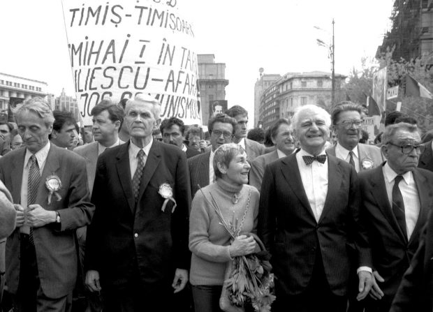 Marea delapidare a democrației, 1990-2021. Ne vrem democrația înapoi!