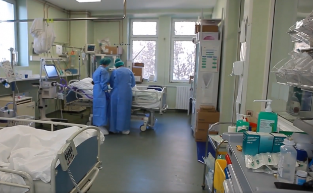 Noi imagini și mărturii dramatice de la ATI. Medic: „Îi vezi că nu mai mănâncă sau nu mai răspund la întrebări”
