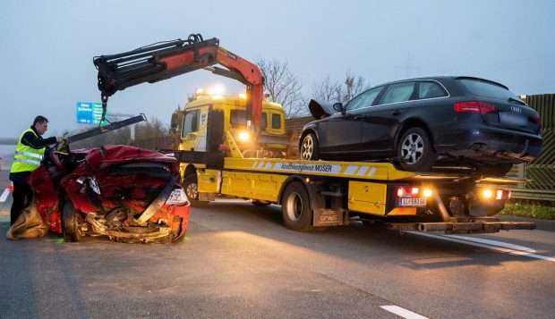 Un român declarat mort acum 5 zile, într-un accident din Austria, e viu. Poliția l-a confundat pe Remus cu Romulus