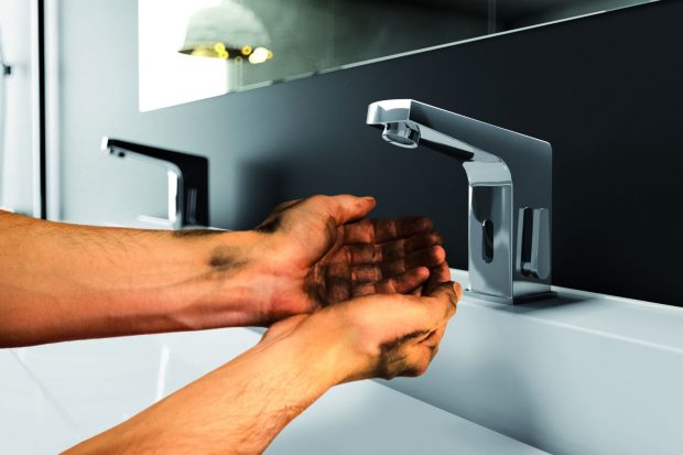 Electronicele din baie: bateriile cu senzor și modurile în care ne îmbunătățesc viața