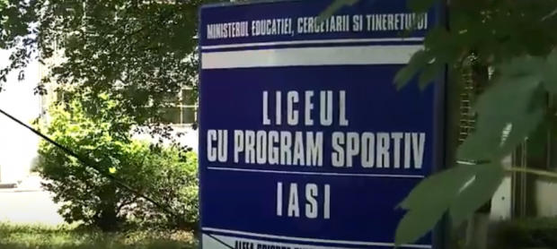 Profesoară din Iași, la spital, după ce un elev a folosit un spray lacrimogen în clasă. Adolescentul e cercetat de poliție