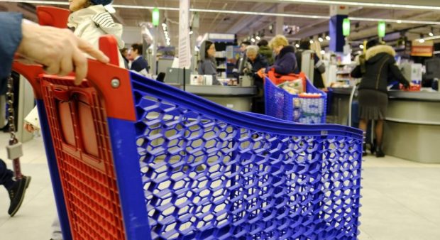 Produsul pe care Carrefour România îl retrage în aceste ore din magazine. Cei care l-au cumpărat sunt sfătuiți să-l distrugă