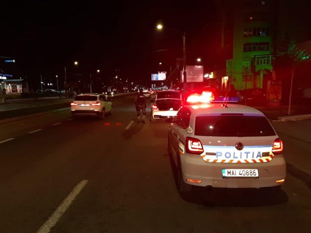 O tânără a sărit de la etajul 3, la Craiova. În casă era un bărbat cunoscut pe un site