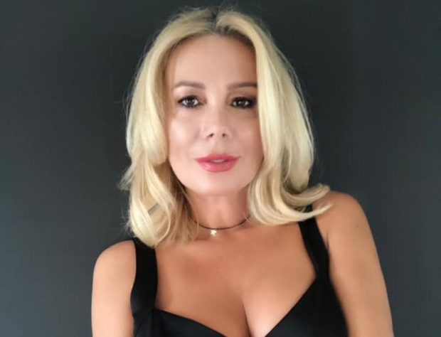 Dana Săvuică a fost operată de urgență, după ce s-a prăbușit în casă. „Urlam de durere. Dădeam cu pumnii în pereți”