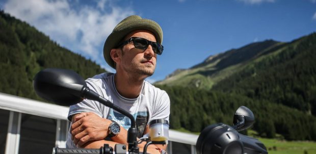 Dani Oțil, dezvăluiri neașteptate după ce el și Gabriela Prisăcariu au devenit părinți. „Mi-a ajuns cuțitul la os”