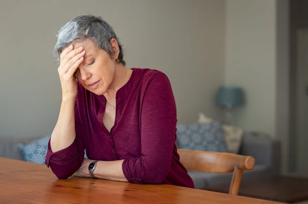 7 simptome ale menopauzei despre care toate femeile ar trebui să știe