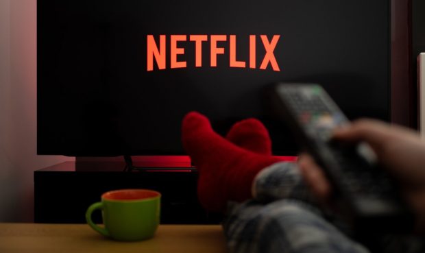 Filme Netflix decembrie 2021 – ce filme și seriale noi poți urmări toată luna