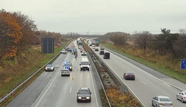 Un bărbat și-a lăsat soția înjunghiată pe autostradă, să o lovească mașinile, în Germania