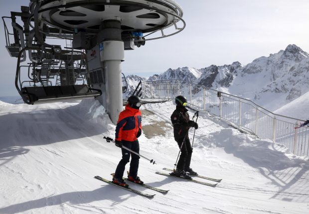 Italia a redeschis pârtiile de schi, iar alte țări se pregătesc de startul sezonului, după un an în care turiștii au lipsit