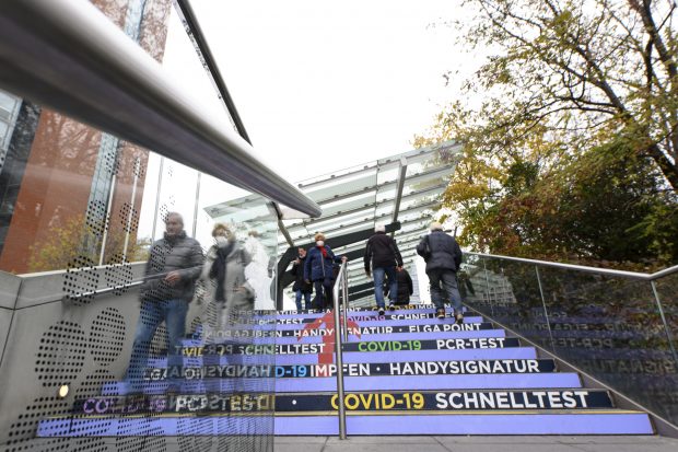 Austria a intrat oficial în lockdown, după un weekend marcat de proteste față de măsură
