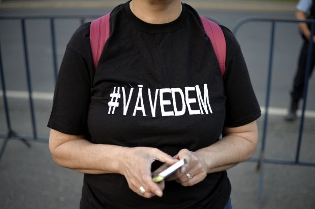 La un semn, deschideți calea! După doi ani de tăcere complice, „societatea civilă” a prins glas. Ca să ne spună ce?