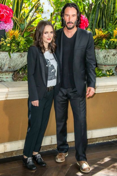 Keanu Reeves, glume pe seama căsătoriei cu Winona Ryder, oficiată de un preot din România, pe platoul de filmare