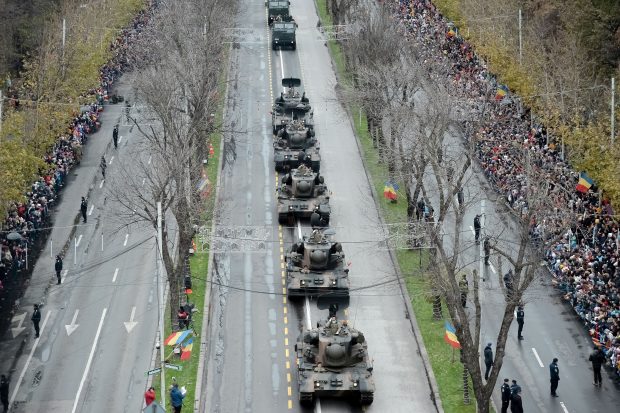 Arafat anunță că la parada de 1 Decembrie vor putea participa toți românii. Singura interdicție, valabilă doar în zona oficială