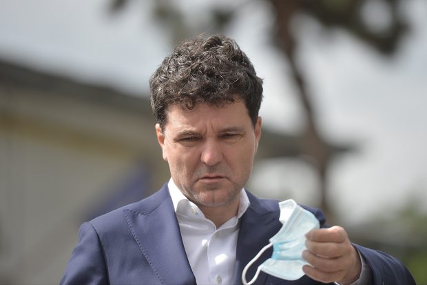 Nicuşor Dan, după ce ANPC a retras 80 de autobuze şi tramvaie din București: Este „noua bâtă a PSD în Bucureşti”