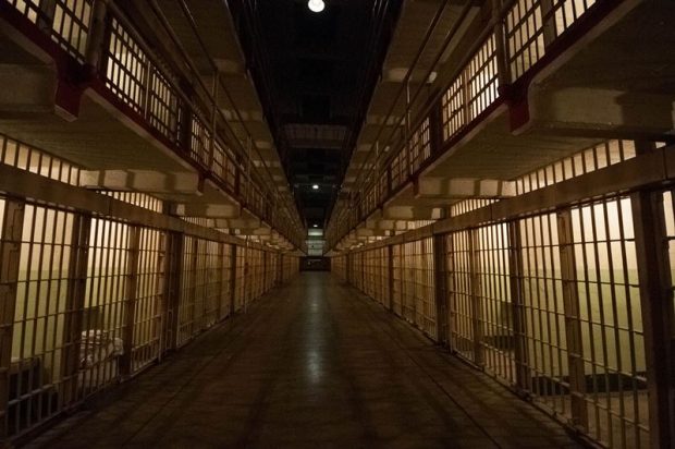 Un american condamnat la închisoare pe viață a fost eliberat după 43 de ani. Fusese închis dintr-o eroare judiciare