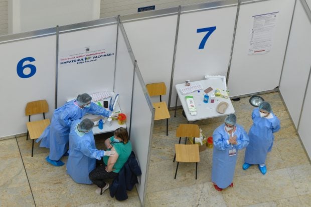 Europa, din nou epicentrul pandemiei de COVID, mizează pe doza booster pentru toți ca să combată valul patru