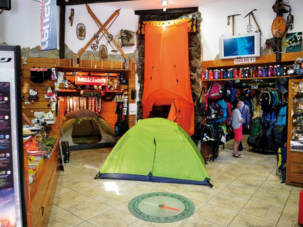 Himalaya, unul dintre cele mai cunoscute magazine pentru iubitorii de munte din România, își schimbă proprietarul