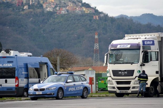 Șofer român de TIR, dat jos de la volan și dus direct la închisoare, în Italia. Era căutat de 6 ani