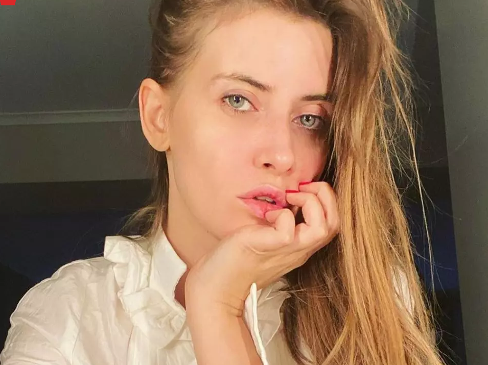Iulia Albu a scăpat de problema căderii părului. Vedeta a spus la ce metode a apelat. „Nu m-am axat doar pe medicație”