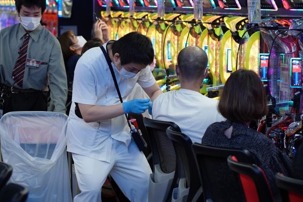 Cum a reușit Japonia să ducă rata de vaccinare de la 3,5% în mai la 76% în noiembrie