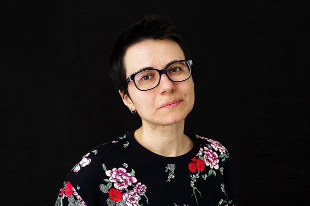 Interviu cu prozatoarea Lavinia Braniște: „Am fost o tocilară sinceră. Am crescut cu ideea că școala e importantă și că te salvează”