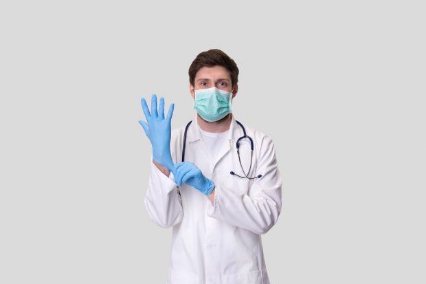 Utilizarea adecvată a mănușilor previne răspândirea bolilor infecțioase